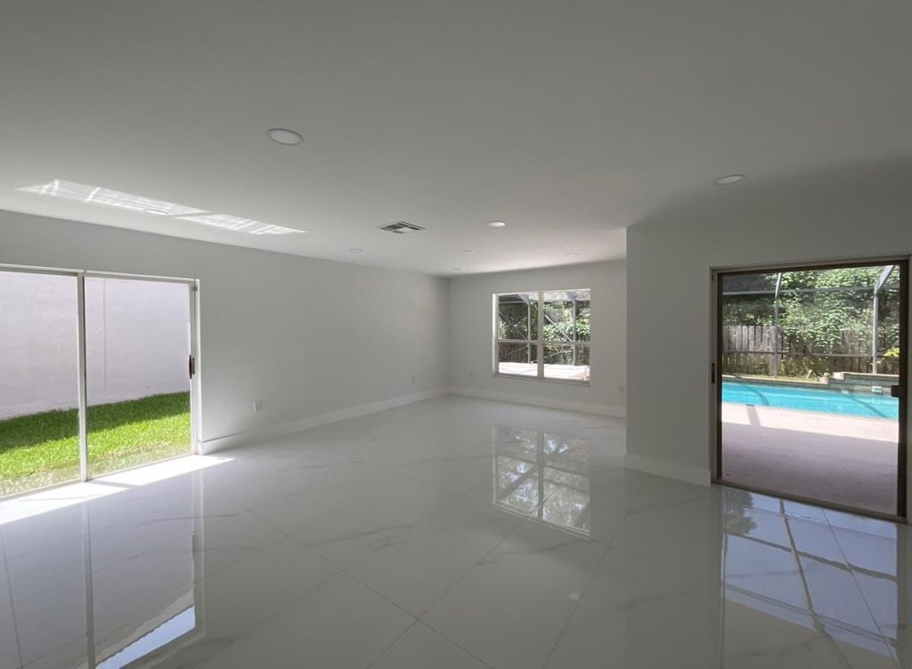 Image 10 of property listing at 6805 NW 75th Pl, Parkland, FL 33067