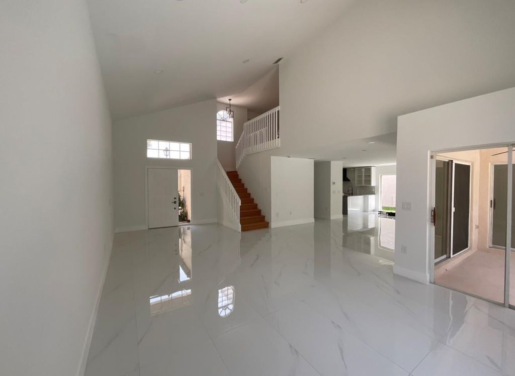 Image 5 of property listing at 6805 NW 75th Pl, Parkland, FL 33067