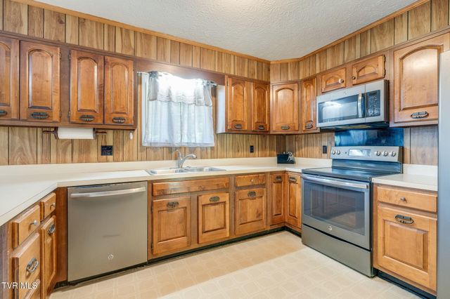 2929 Carrollwood Drive, Kingsport, TN 37660