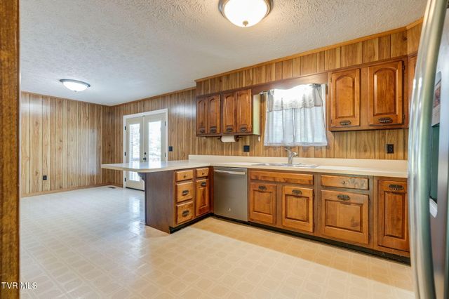 2929 Carrollwood Drive, Kingsport, TN 37660