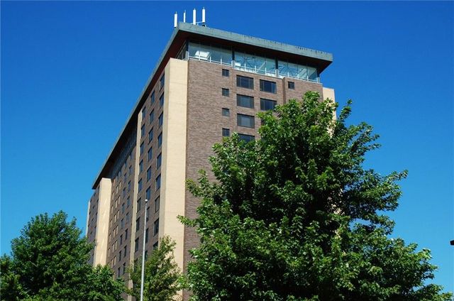 600 E 8th Street 4Q, Kansas City, MO 64106