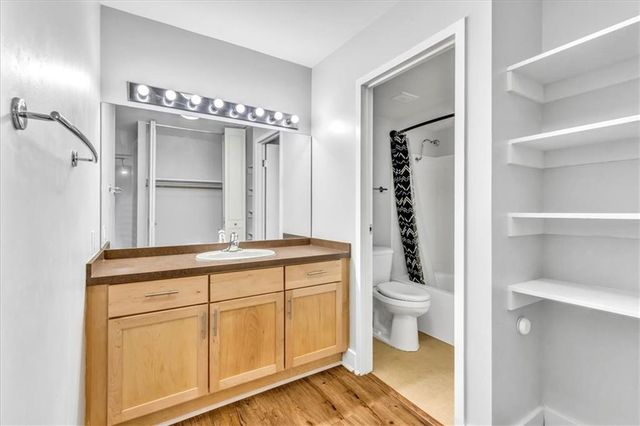 600 E 8th Street 4Q, Kansas City, MO 64106