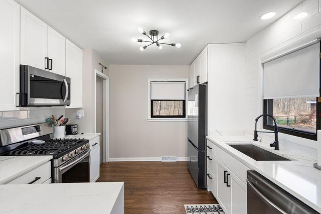 2630 Forest Park Drive, Dyer, IN 46311