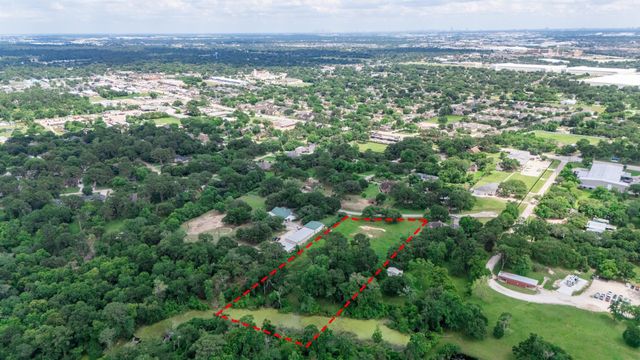 9 Live Oak Trail, Cypress, TX 77429