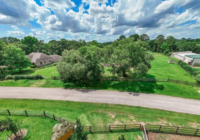 9 Live Oak Trail, Cypress, TX 77429