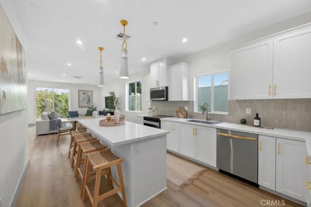 15540 Colorado Avenue, Paramount, CA 90723