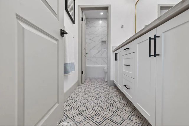 15540 Colorado Avenue, Paramount, CA 90723