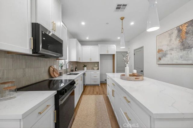 15540 Colorado Avenue, Paramount, CA 90723