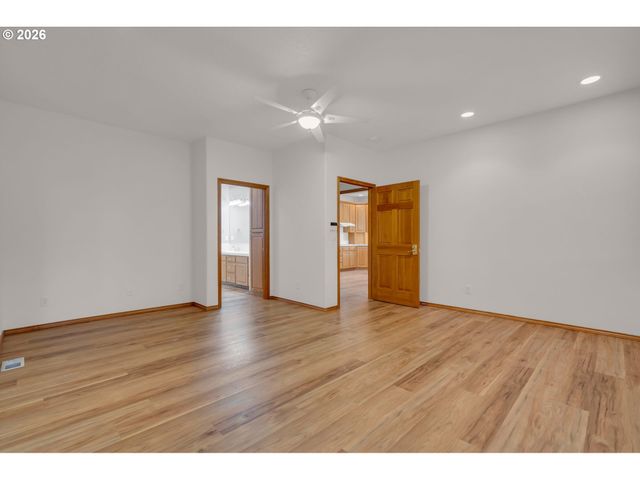 14217 Nw 28TH Pl, Vancouver, WA 98685