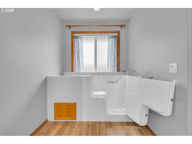 14217 Nw 28TH Pl, Vancouver, WA 98685