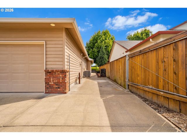 14217 Nw 28TH Pl, Vancouver, WA 98685