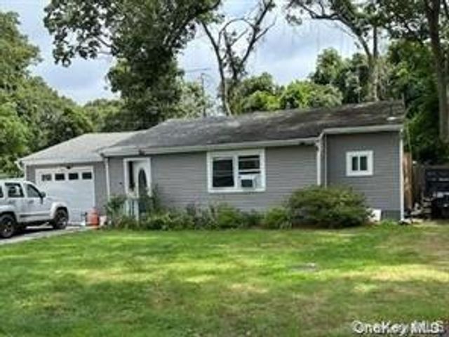 87 Gould Road, Centereach, NY 11720