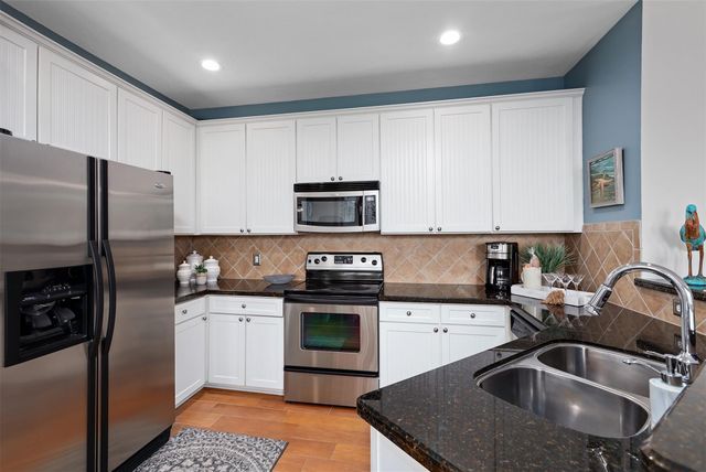 4123 King Rail Circle, Galveston, TX 77554