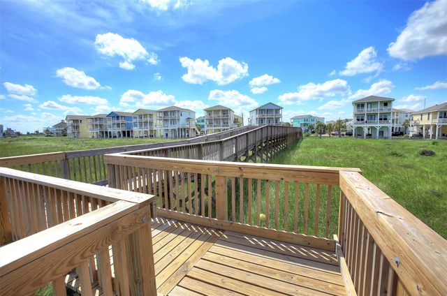 4123 King Rail Circle, Galveston, TX 77554