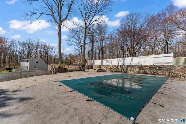 80 Harvey Road, Ridgefield, CT 06877