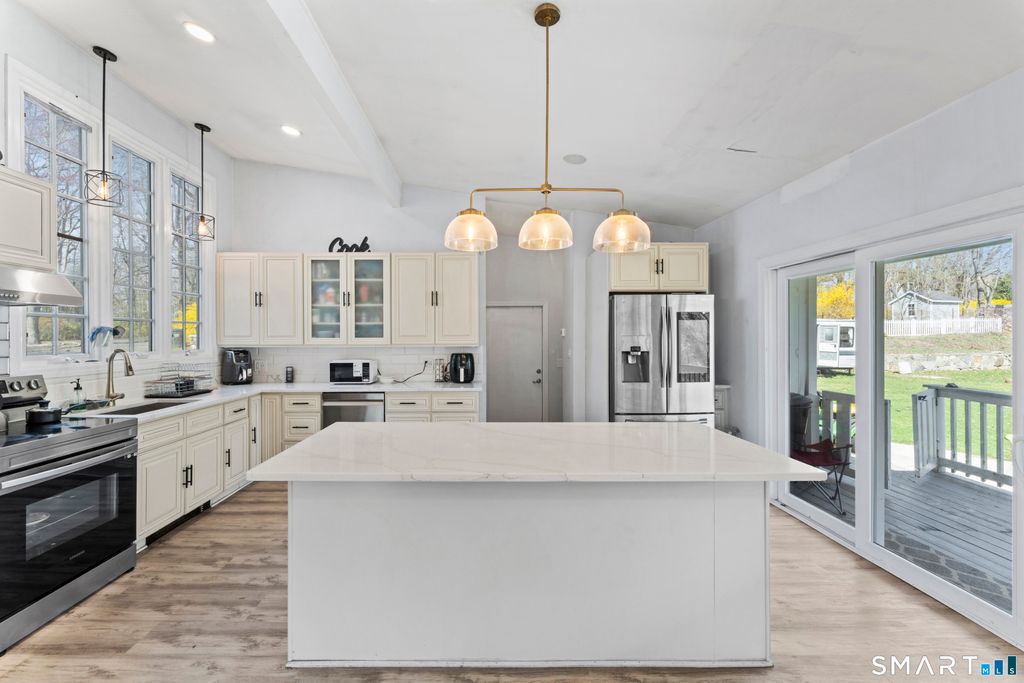 80 Harvey Road, Ridgefield, CT 06877