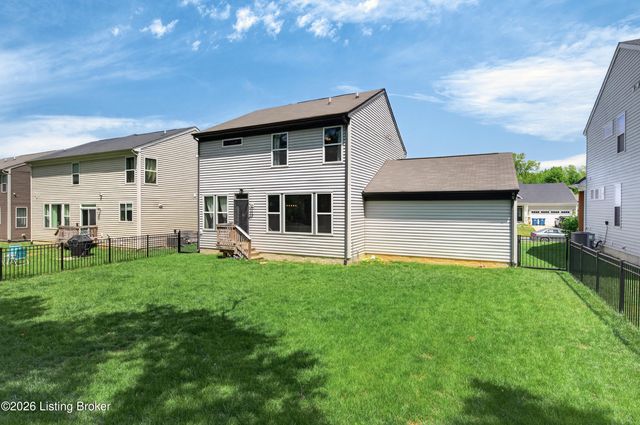 1937 Poloview Pl, Louisville, KY 40245