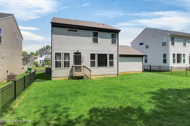 1937 Poloview Pl, Louisville, KY 40245