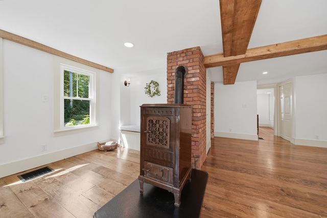 12 Academy Road, New Ipswich, NH 03071