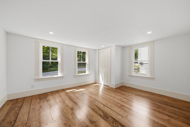 12 Academy Road, New Ipswich, NH 03071