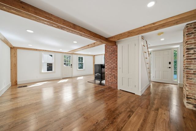 12 Academy Road, New Ipswich, NH 03071