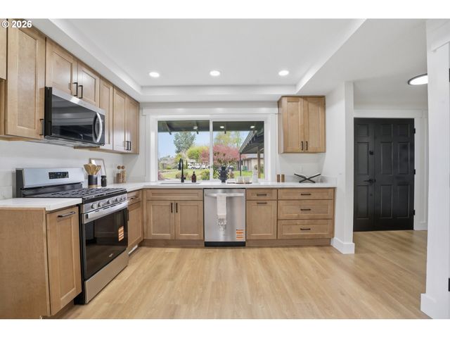 20618 Sw IMPERIAL Ln, Beaverton, OR 97003