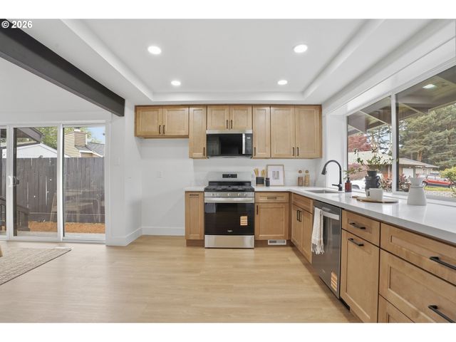 20618 Sw IMPERIAL Ln, Beaverton, OR 97003