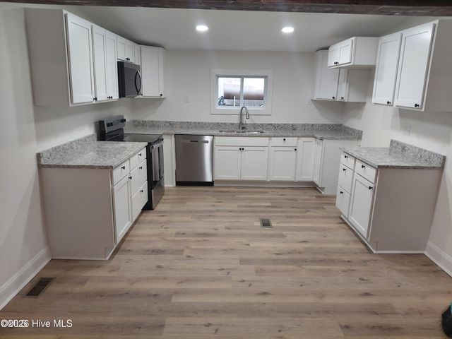 1178 Cyprus Street SW, Supply, NC 28462