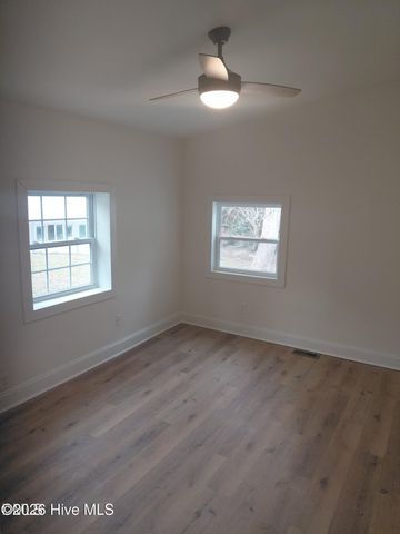 1178 Cyprus Street SW, Supply, NC 28462