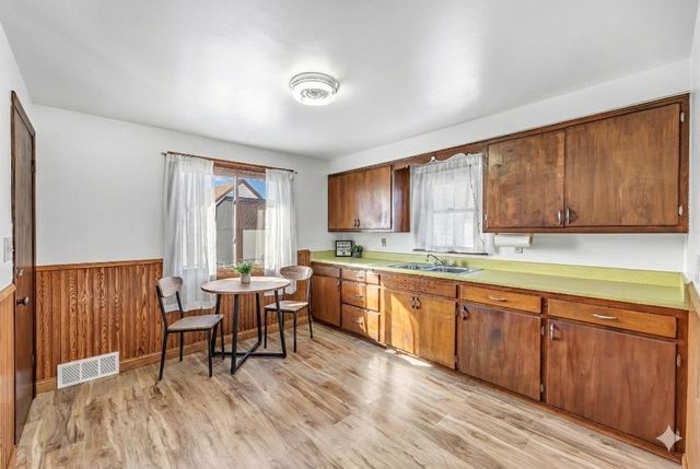 1707 11TH AVENUE, Green Bay, WI 54304