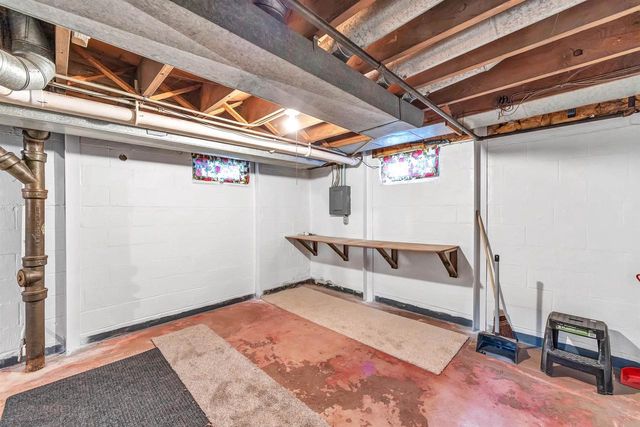 1707 11TH AVENUE, Green Bay, WI 54304