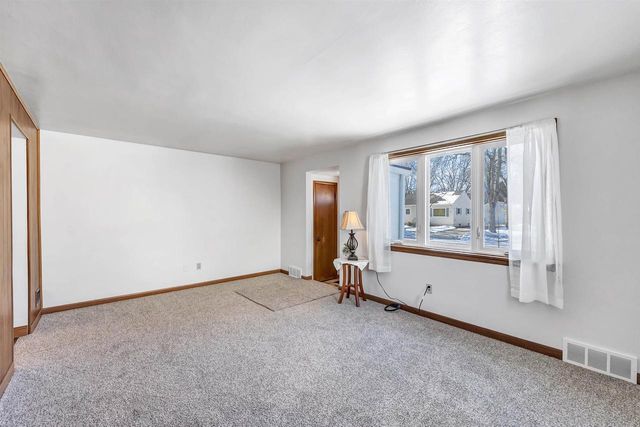 1707 11TH AVENUE, Green Bay, WI 54304