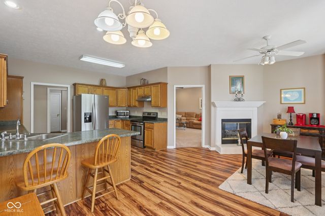 8091 Creek Way, Avon, IN 46123