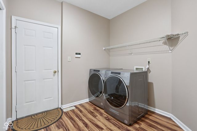 8091 Creek Way, Avon, IN 46123