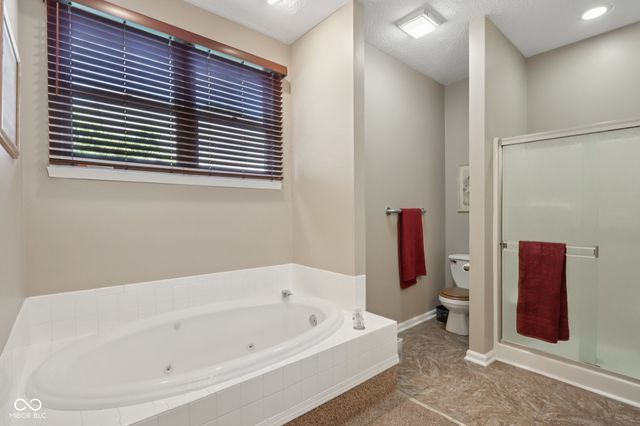 8091 Creek Way, Avon, IN 46123