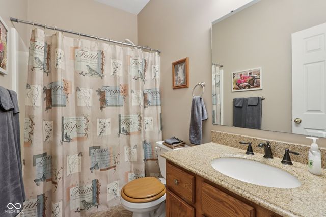 8091 Creek Way, Avon, IN 46123