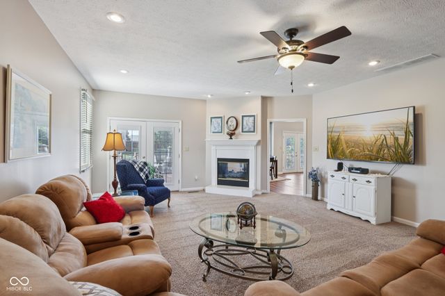 8091 Creek Way, Avon, IN 46123