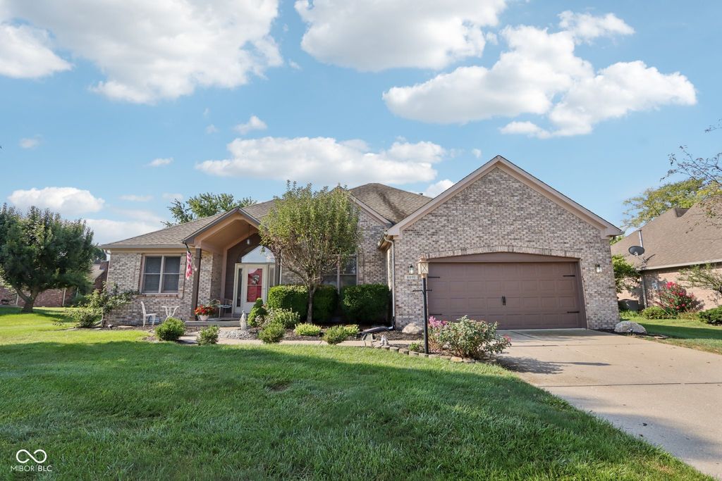 8091 Creek Way, Avon, IN 46123