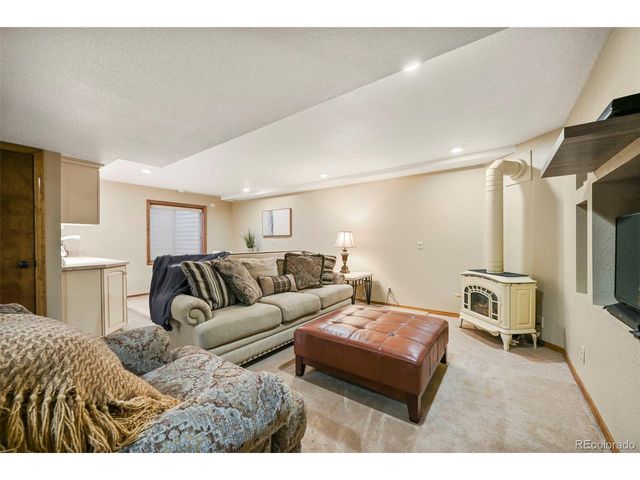 17104 Goshawk Rd E, Colorado Springs, CO 80908