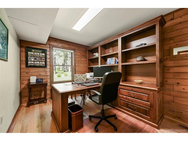 17104 Goshawk Rd E, Colorado Springs, CO 80908