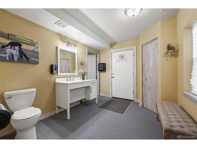 17104 Goshawk Rd E, Colorado Springs, CO 80908