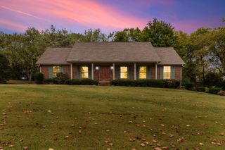 429 Nesbitt Ln, Madison, TN 37115