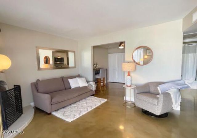 8058 E Oak Street, Scottsdale, AZ 85257