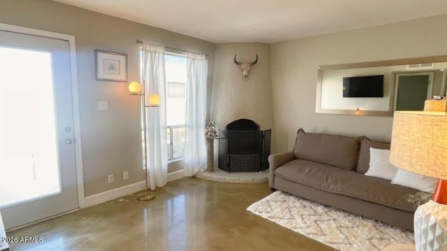 8058 E Oak Street, Scottsdale, AZ 85257