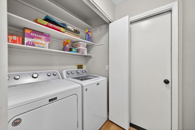 9425 Laguna Pointe Way, Elk Grove, CA 95758