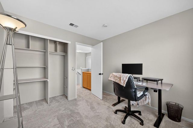 9425 Laguna Pointe Way, Elk Grove, CA 95758