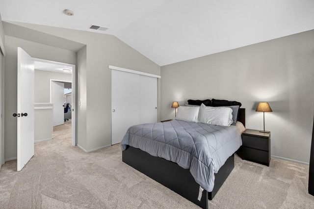 9425 Laguna Pointe Way, Elk Grove, CA 95758