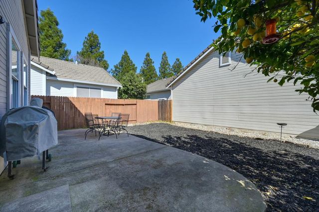 9425 Laguna Pointe Way, Elk Grove, CA 95758