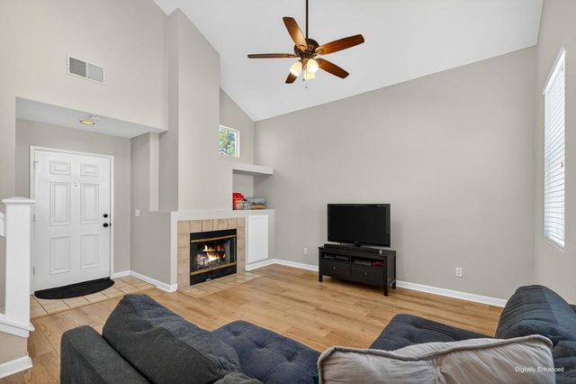 9425 Laguna Pointe Way, Elk Grove, CA 95758