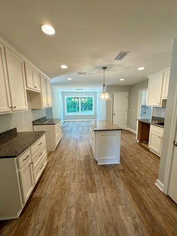 403 Randwick Rd., Dothan, AL 36301